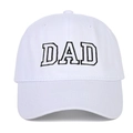 Dettaglio del ricamo DAD su cappellino da baseball in cotone bianco con visiera curva - Bianco DAD