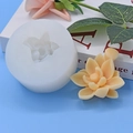 Detailansicht einer 3D Lotusblüten Silikonform mit fertigem Blumenmodell aus Harz - Stil 3 (624-3)