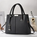 Elegant black tote bag with diamond texture, golden hardware and adjustable shoulder strap - Check Pattern / Black