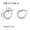 Detail of silver C-shaped steel earrings with size 2.5x1.9cm and 6.4g weight specs - Polished Natural Color / Silver
