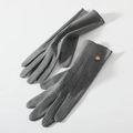 Women's dark gray winter thermal gloves with wavy cuffs and gold metal ornament detail - One Size / 179 Grey