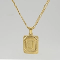 Collier Figaro en acier inoxydable doré avec un pendentif rectangulaire lettre J - Lettre J Dorée (Avec Chaîne)