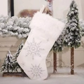 Calza di Natale bianca in peluche con elegante ricamo a fiocco di neve argento e perline - F-W136 Fiocco di Neve Argentato