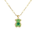 Détail du pendentif ours en émail vert avec zircon coeur sur chaîne trombone dorée - Collier Ours Vert / Vert