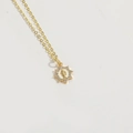Collar con colgante de estrella Virgen María chapado en oro 14K y circonitas - Estrella de Ocho Puntas María