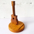 Gitaarvormige massief houten telefoonhouder voor bureau decoratie met ronde basis - Houten Gitaarvorm