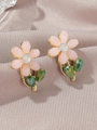 Französische Blumenohrringe mit rosa Blütenblättern und grünen Blättern auf Satin - Rosa WG0-0615