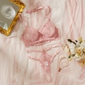 Rosa Spitzenunterwäsche-Set mit besticktem BH, String und Halsband auf Tüll - S / Rosa
