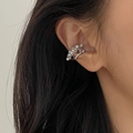 Silver-finish double-layer ear cuff with white pearls and sparkling zircon stone - EH0575/Silver Meteor Pearl Ear Cuff