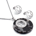 Set gioielli in acciaio al titanio con collana a stella e orecchini in argento - Stile Stella d'Argento con Motivo Bianco e Nero (KS51269-K)