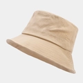 Dettaglio cappello alla pescatora beige con cuciture rinforzate e occhiello in metallo - M (56-58cm) / Cachi