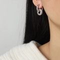 Silberne ineinandergreifende Creolen mit Zirkonia-Mikropavé für einen schicken Look - F370-Stahlfarbene Weiße Zirkonia Ohrringe