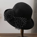 Elegante cappello a campana in paglia nera con fiocco decorativo in rete a pois - 56-58cm / Nero