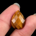 Colgante de piedra ojo de tigre marrón amarillento pulido en forma de gota facetada - Ojo de tigre