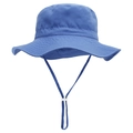 Dettaglio di un cappello da sole blu con coulisse regolabile e cuciture rinforzate per bambini - Blu Zaffiro
