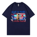 Dunkelblaues T-Shirt mit Rundhalsausschnitt und Vintage-Camping-Auto-Aufdruck - XS / Marineblau