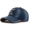 Berretto in denim con stella di strass e borchie argentate sulla visiera - Regolabile / Blu
