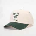 Zweifarbige Baumwoll-Baseballkappe mit meet me at the Tini Club Stickerei und Cocktail-Logo - Einheitsgröße / Creme/Dunkelgrün