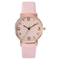 Détail du cadran rose pailleté avec boîtier en or rose et chiffres arabes - Montre Seule / Rose