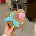Detail of straw woven crossbody bag with mermaid tail shell and pearl decorations - 14*14cm / Zipper Mermaid Tail - Coffee Bag