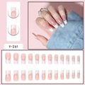 Vue détaillée de faux ongles en amande avec des pointes French pailletées argentées. - Nude French Bord Blanc Paillettes Argent (Y-261)