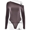 Detail eines dunkelgrauen One-Shoulder-Bodys mit langen Ärmeln und Stretch-Stoffstruktur - S / Grau
