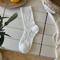 Calcetines blancos de mujer con punto pointelle y detalles calados estilo coreano - Blanco Puro
