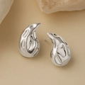 Pendientes de plata geométricos irregulares con textura metálica martillada para mujer - Plateado