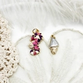 Détail de breloques hippocampe et conque en or 18 carats avec émail pour bijoux DIY - Hippocampe