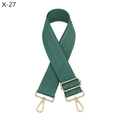 Dettaglio tracolla regolabile in tela verde scuro con ganci in metallo dorato lucido - Verde