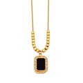 Dettaglio della collana a catena serpente dorata con ciondolo nero e cristalli brillanti - Collana(CK1198)