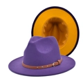 Dettaglio cappello fedora bicolore viola con fodera gialla e fascia con borchie - Viola Profondo e Giallo