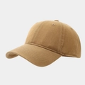Dettaglio del cappellino da baseball in cotone kaki con occhielli ricamati e visiera curva - Cammello
