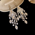 Orecchini a goccia in argento scintillante con nappe di cristallo e fiori - 44-Perno per orecchini in argento-Argento-Pendaglio Lungo a Nappa Blu
