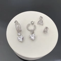 Set di orecchini d'argento con ciondoli a cuore in zirconia su base bianca - Set Cuore Argento