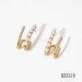 Pendientes de aro dorados en forma de C con perlas blancas y circonitas brillantes - Dorado (KD3519)