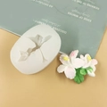 White silicone flower mold with realistic gradient pink gardenia cake decoration - 3519 Hibiscus / Clear