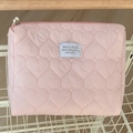 Rosa gesteppte Kosmetiktasche mit Herzmuster und Reißverschluss im Metallkorb - Clutch Bag / Hellrosa