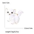 Witte emaille kattenbroche met gouden randen, afmetingen 3,5 cm bij 3 cm groot - Wit