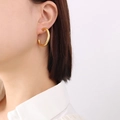 Orecchini a cerchio minimalisti a forma di C in acciaio inossidabile placcato oro 18K - Medio (3cm) / Oro