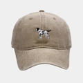 Dettaglio del ricamo di cane da caccia su un cappello da baseball kaki in cotone - Cachi / Regolabile