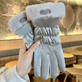 Light grey thermal gloves for women with faux fur trim and windproof quilted fabric - One Size / Grey Quilted