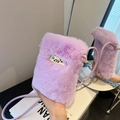 Lila Mini-Handytasche aus weichem Plüsch-Kunstfell mit verstellbarem Lederriemen - Lila