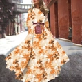 Boho-Maxikleid in Orange und Beige mit modischer roter Gürteltasche für einen Chic-Look - S / Hellgelb