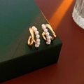 Elegant gold double-loop interlocking earrings with white pearls in a vintage French style - Gold (S925 Silver Pin)