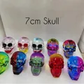 7cm bunte galvanisierte Kristallschädel-Figuren mit lebhaften Farbverläufen - Großer Stil Zufällig