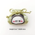 Détail d'une pochette en satin vert clair avec broderie panda mignonne, 5x6cm - Vert (Panda)