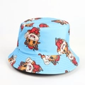 Dettaglio cappello alla pescatora azzurro con bue a cartone animato e cuciture rifinite - M (56-58cm) / Bue Blu (Stampa bue cartoon)