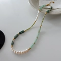 Mixed pearl and green stone necklace with elegant gold accents and adjustable chain - Green Raw Stone And Pearl Spliced Necklace XL0186