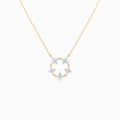 Collier doré avec pendentif couronne de fleurs en zircon bleu sur fond blanc - Doré